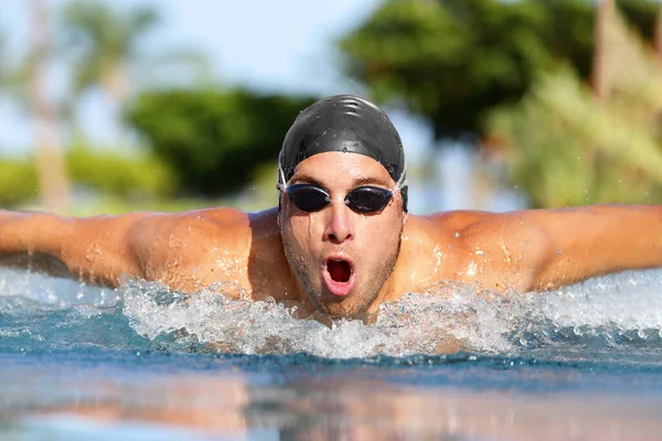 Ajuste nadador deportista atleta hombre natación — Foto de Stock