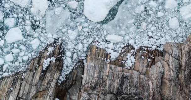 Cambio climático y calentamiento global - Icebergs drone vista superior de vídeo aéreo — Vídeos de Stock