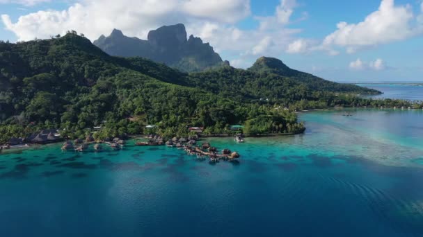 Bora Bora Video pesawat tanpa awak dari perjalanan liburan surga dan bungalow air — Stok Video