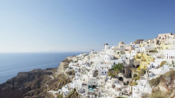 Bela vista da aldeia Oia Santorini Mar Egeu — Vídeo de Stock