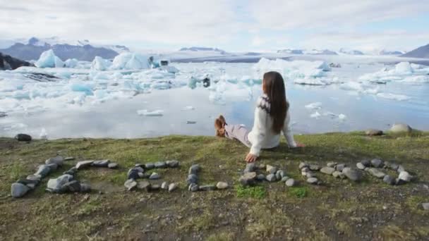 Iceland nature landscape Jokulsarlon glacial lagoon - ICELAND written with rocks — стоковое видео