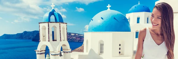 Avrupa Turist Seyahat Eden Kadın Sancağı - Oia Santorini — Stok fotoğraf