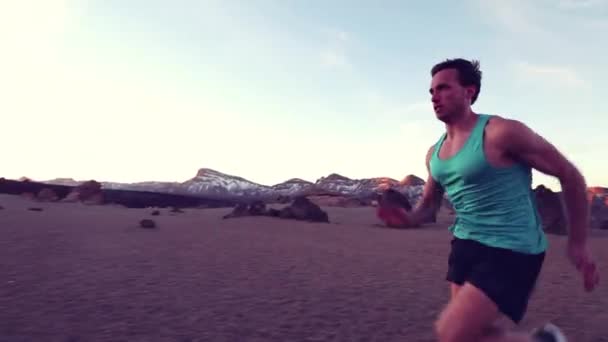 Marathon Runner Sprinting On Trail. Running Man Healthy Lifestyle. Triathlete Running Fast in Fitness Sport Run at High Intensity Interval HIIT Speed — Stock Video