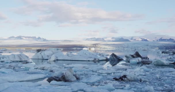 Islandia Jokulsarlon laguna lodowcowa jezioro krajobraz przyrody przez Vatnajokull — Wideo stockowe