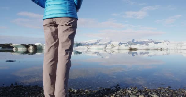 Исландский природный ландшафт Jokulsarlon ледник лагуна посещение туристической достопримечательности — стоковое видео