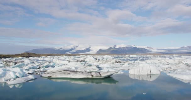 Jokulsarlon lagoa glacial na Islândia - Paisagem natural islandesa incrível — Vídeo de Stock