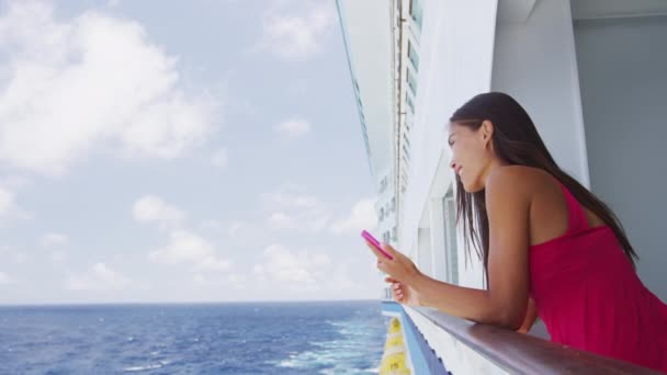 Smartphone woman texting calling and talking having phone conversation on cruise — Stockvideo