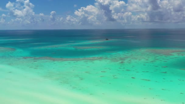 Zuidelijke Stille Oceaan luchtfoto van koraalrif in Frans Polynesië, Tahiti — Stockvideo