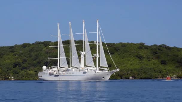 Navio de cruzeiro barco de luxo iate vela — Vídeo de Stock