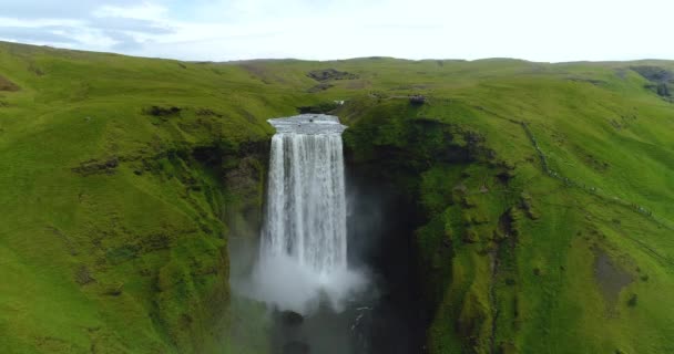 SEAMLESS LOOP VIDEO: Cachoeira Skogafoss na Islândia - vídeo drone aéreo — Vídeo de Stock