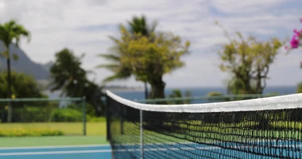 Tenis - red de cancha de tenis primer plano al aire libre en pista de tenis de pista dura — Vídeos de Stock