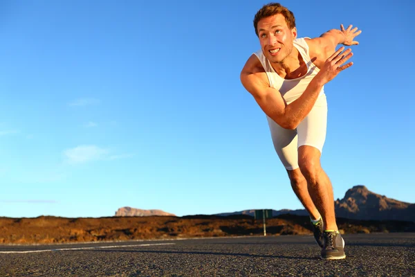 Mannelijke atleet in training buiten — Stockfoto