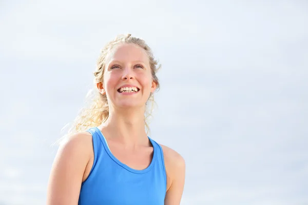 Chica riendo después de correr ejercicio —  Fotos de Stock