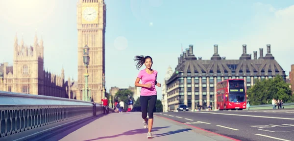 Donna che corre vicino al Big Ben — Foto Stock