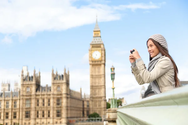 Turist i london sightseeing tagande foton — Stockfoto