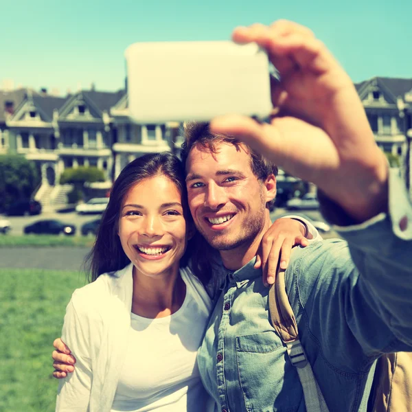 Paar nemen Selfie in San Francisco — Stockfoto