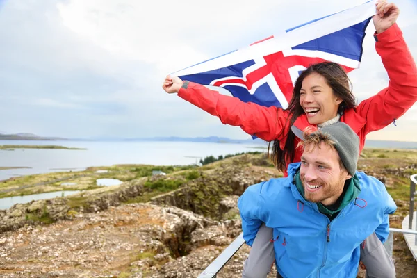 Par med isländsk flagga — Stockfoto