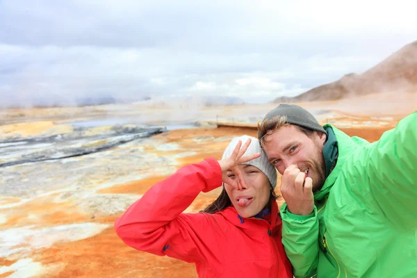 Couple having fun at Namafjall Hverarondor — Stock Photo, Image