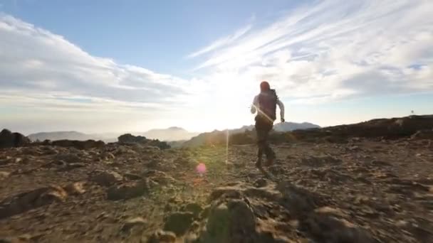 Mujer corriendo — Vídeo de stock