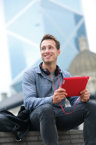 Man using tablet computer — Stock Photo, Image