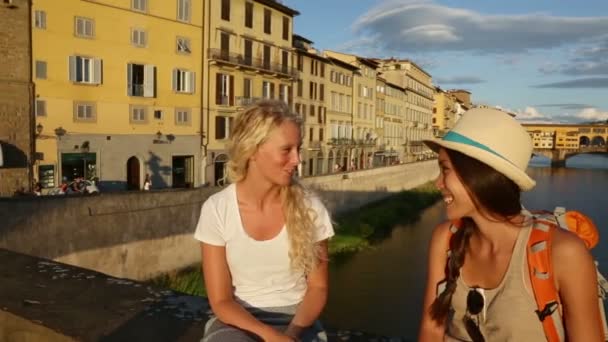 Women girlfriends on travel — Stock Video