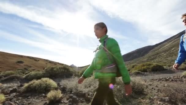 Hikers walking volcano — Stock Video