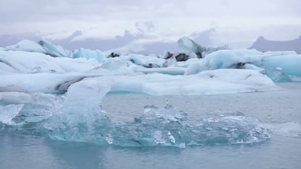 Jokulsarlon gletsjermeer — Stockvideo