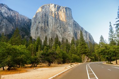 El Capitan road through Yosemite National Park clipart