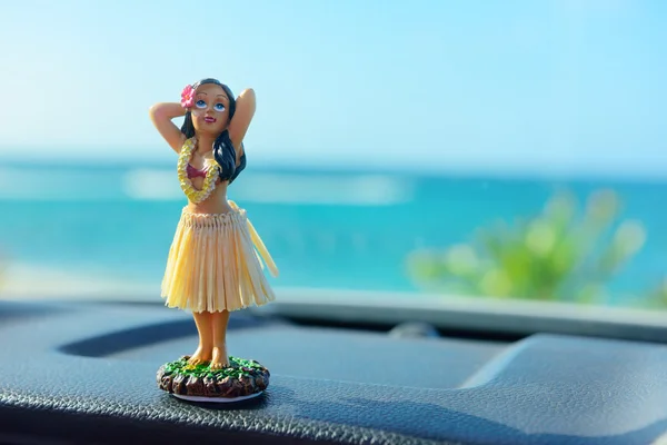 Bilen hula dansare docka — Stockfoto