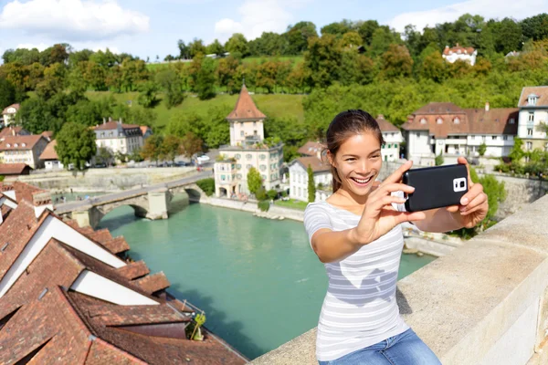 Woman taking selfie in Bern — Stock Photo, Image