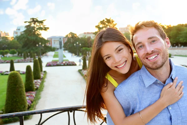 Romantic couple embracing in love — Stock Photo, Image