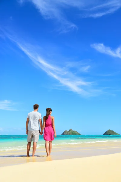 Casal relaxante em férias de verão — Fotografia de Stock