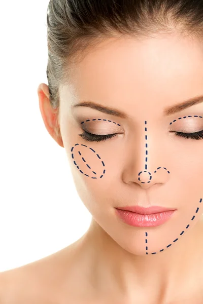 Linhas de cirurgia plástica no rosto da mulher — Fotografia de Stock