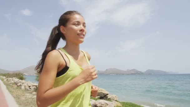 Sport meisje joggen uitoefening van buiten — Stockvideo