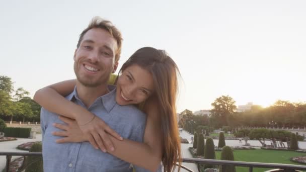 Romantic couple embracing — Stock Video