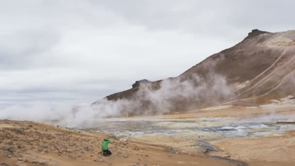Islandia volcán fango aguas termales hito — Vídeo de stock