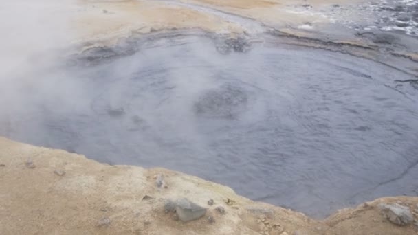 Island Landschaft Vulkan Schlamm heiße Quelle — Stockvideo