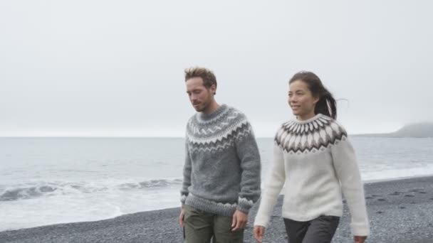 Couple on Iceland wearing Icelandic sweaters — Stock Video