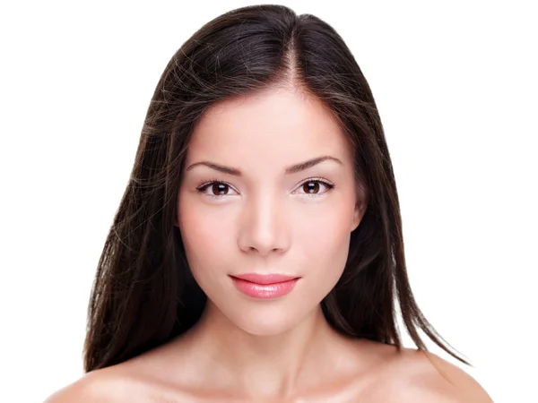 Weibliches Modell mit langen dunklen Haaren — Stockfoto