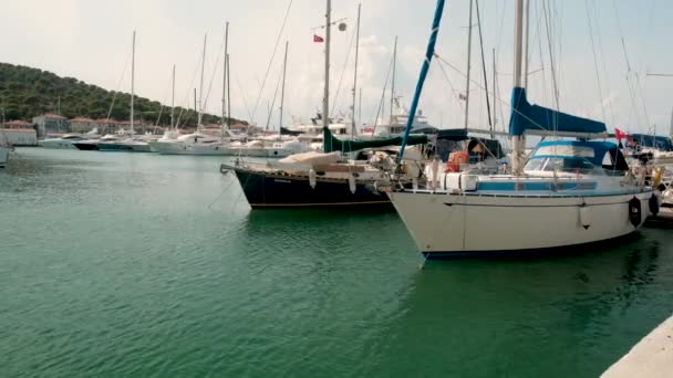 Havskust Yacht Fartyg Och Båt Parkering — Stockvideo