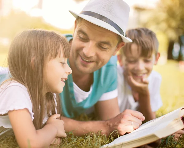 Bildung, Familienkonzept — Stockfoto