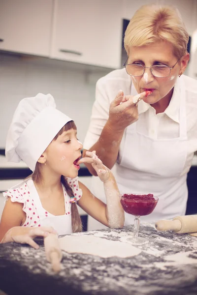 Happy family cooking — Stock Photo, Image