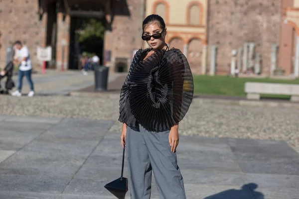 Street Style Milan Fashion Week Wiosna Lato 2021 — Zdjęcie stockowe