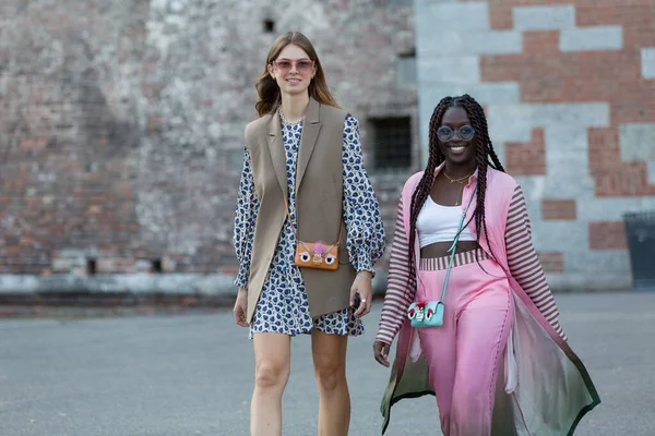 Estilo Rua Milan Fashion Week Primavera Verão 2021 — Fotografia de Stock