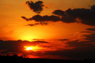 turuncu gökyüzü günbatımı