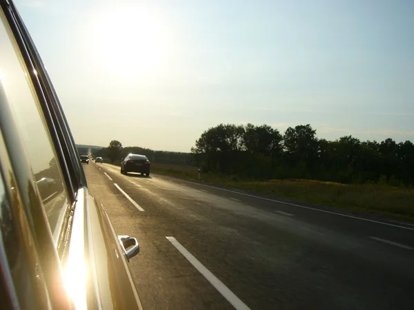 Vista trasera al camino de regreso desde oldtimer —  Fotos de Stock