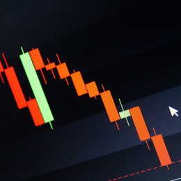 Gold’s Tug of War: Bulls Hold the Lead, But Can They Fend Off the Bears?