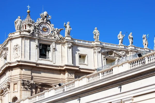 Relógio da Basílica de São Pedro no Vaticano — Fotografia de Stock