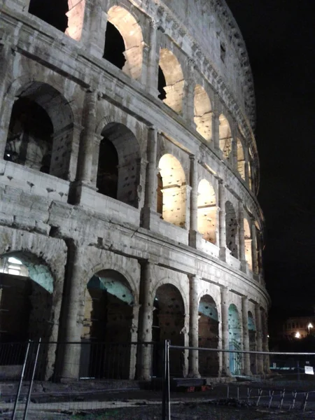 Coliseo nocturno (Coliseo) ) —  Fotos de Stock