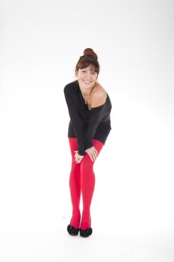 Kız bir gülümseme ile eğildi